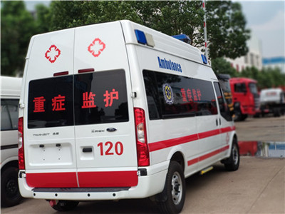 新世代超人高頂監(jiān)護型救護車