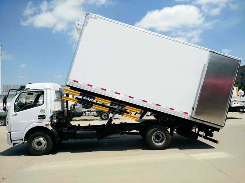 東風(fēng)大多利卡無(wú)害化收運(yùn)車(chē)