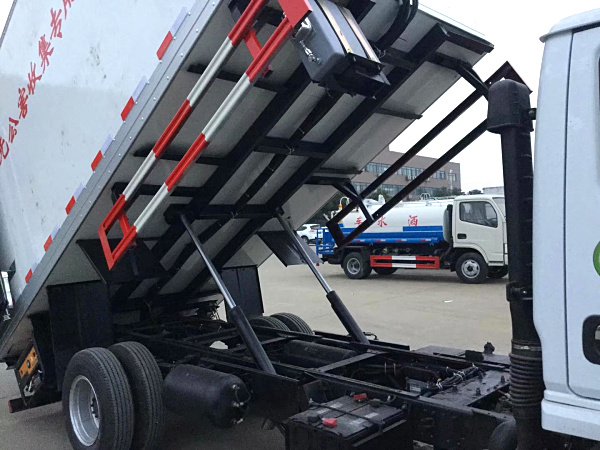 東風(fēng)大多利卡無(wú)害化收運(yùn)車(chē)