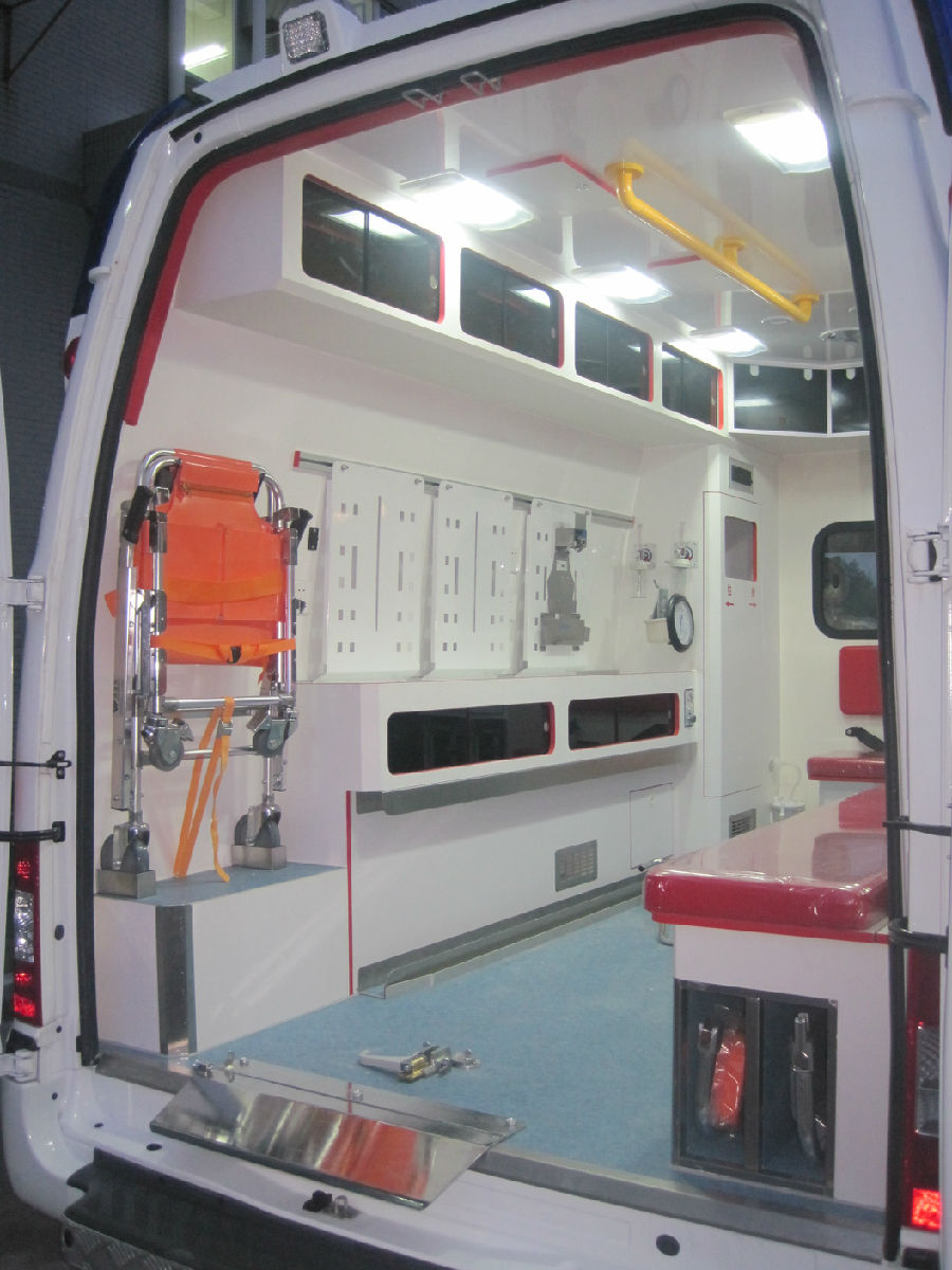 東風御風救護車