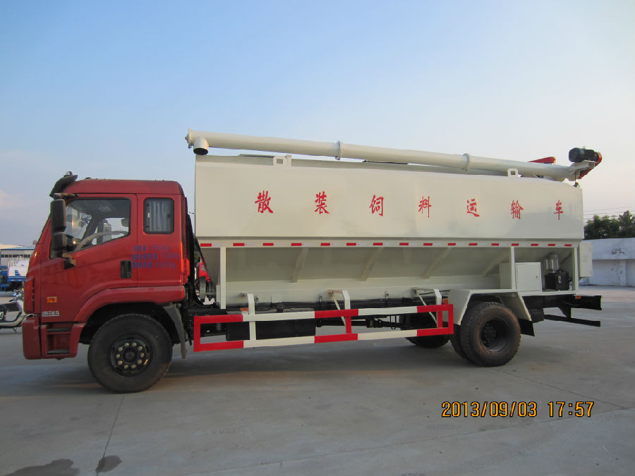 飼料車15342793888