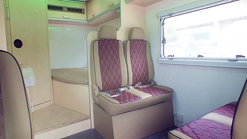 依維柯時尚版房車