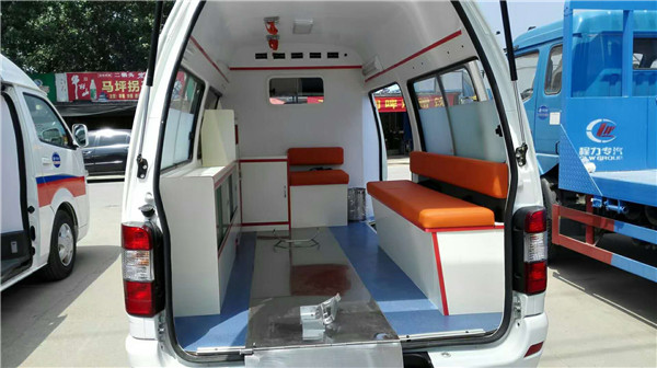 轉(zhuǎn)運(yùn)型救護(hù)車內(nèi)部配置 銷售15271321777