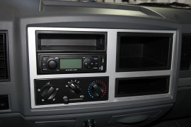 6.66萬起 南京依維柯超越上駿X300實拍