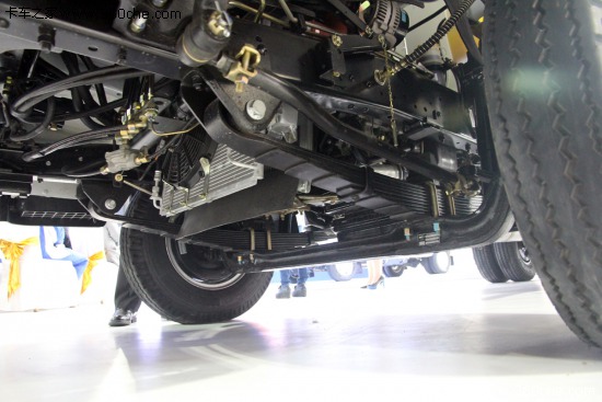 6.66萬起 南京依維柯超越上駿X300實拍